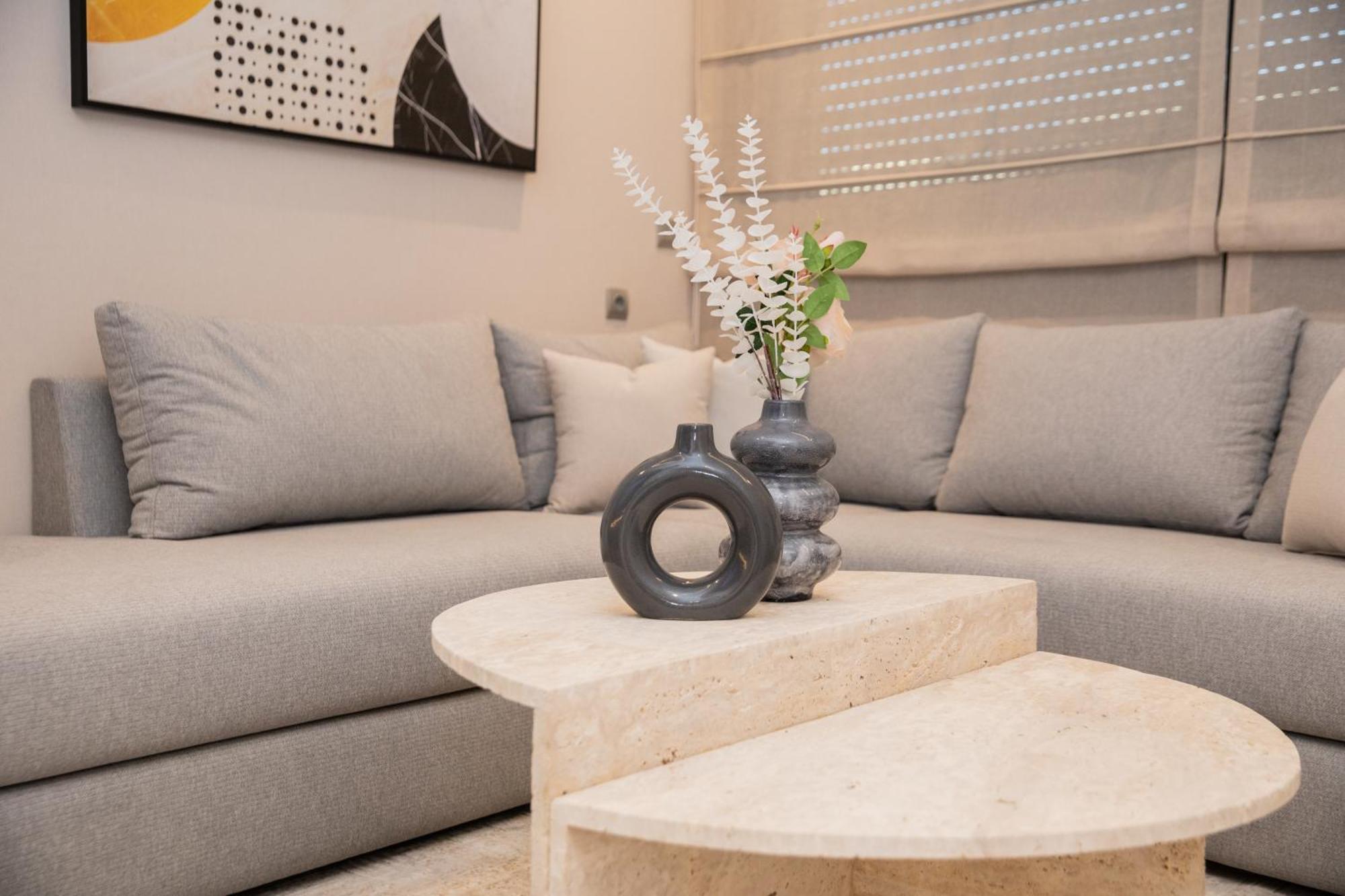Two Bedroom Luxury Just Family And Couple Married Appartement *